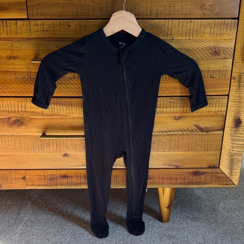 Kyte Baby Black Pajamas